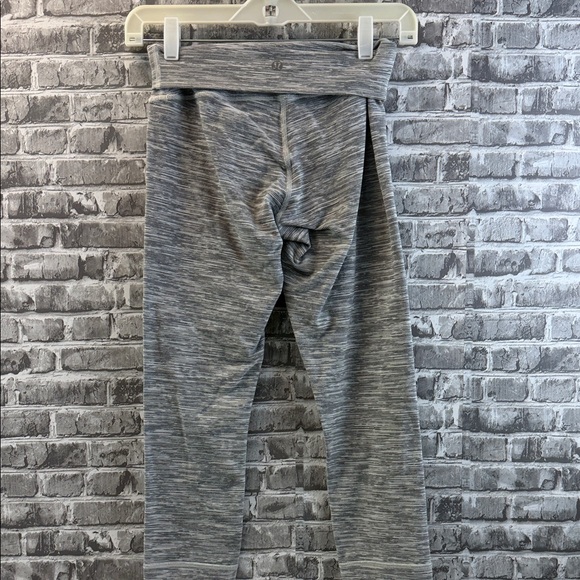 Lululemon capri Leggings - Picture 4 of 8